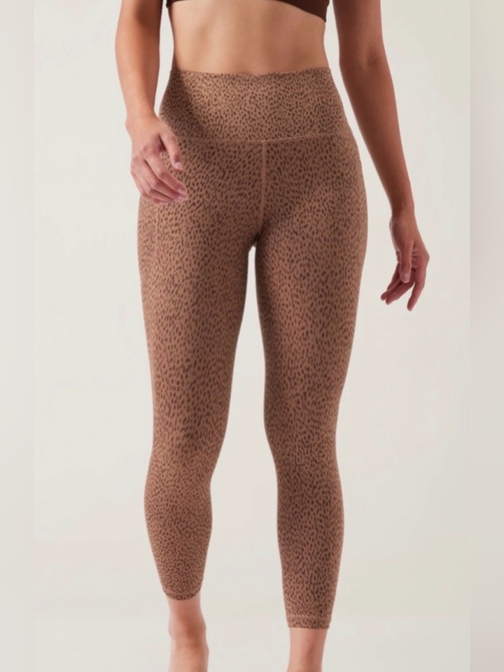 Athleta Salutation Stash Pocket Tight Tan Print Sz M